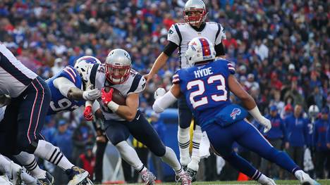 Rex Burkhead (M.) gelangen gegen die Buffalo Bills zwei Touchdown für die New England Patriots
