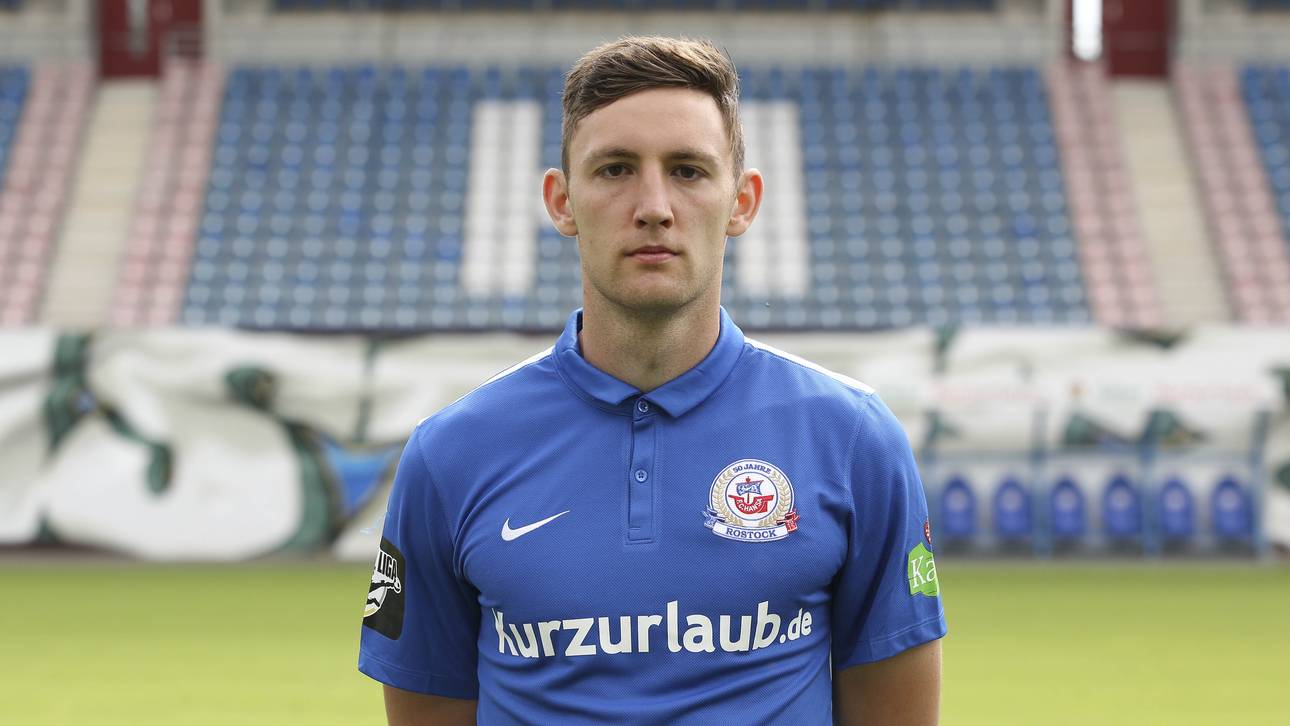 Paderborn holt Rostocker Bickel