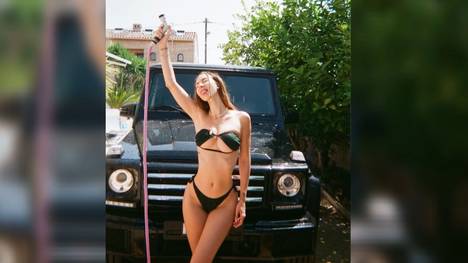 Fussballstar Kevin-Prince Boateng ist wieder in festen Händen und zeigt sich zum ersten mal mit seiner neuen Liebe Valentina Fradegrada auf Instagram.