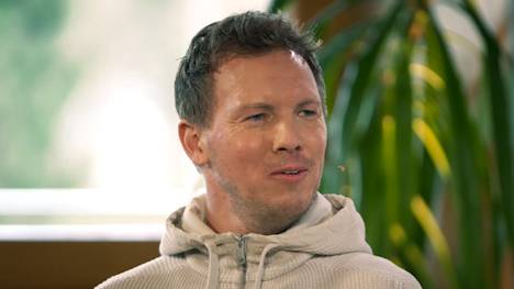 Julian Nagelsmann überrascht mit seinen Entspannungsmethoden: Musik - und Trash TV. 