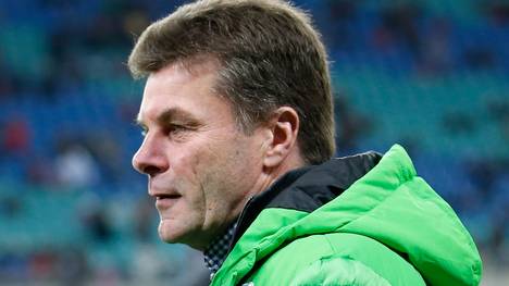 Trainer Dieter Hecking steht mit dem VfL Wolfsburg auf  Platz zwei in der Liga