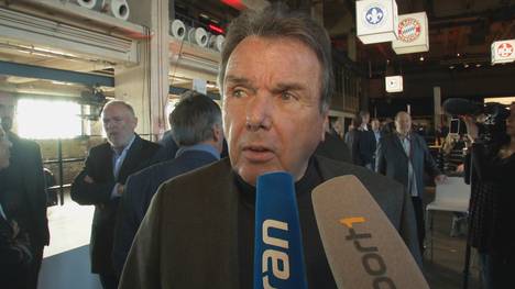 Heribert Bruchhagen spricht auf dem Neujahresempfang der DFL über die Zukunft des deutschen Fußballs.