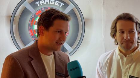 Gabriel Clemens und James Tattersall, CEO der Firma "Target Darts", sprechen über den stetig wachsenden Darts-Hype und ambitionierte Ziele für die Zukunft. 