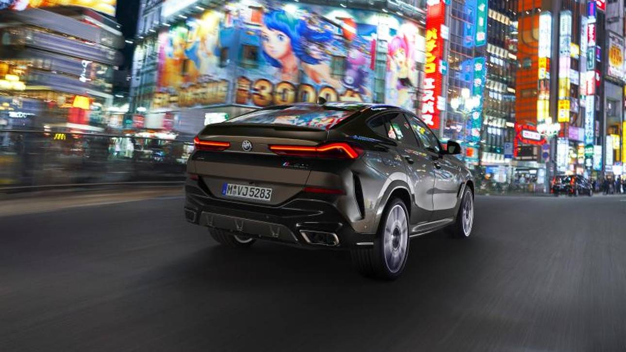 Auch von hinten macht der BMW X6 deutlich, dass er sich in den Konvoi der braven Familien-SUVs nicht einreihen will