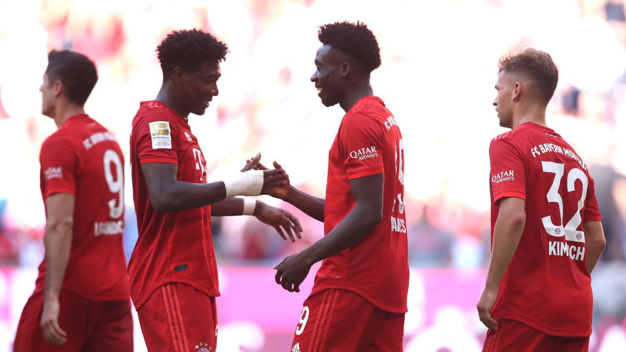 FC Bayern mit Alaba und Davies