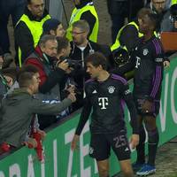 Bayern-Stars verschmähen Fans - aber ein Youngster zeigt Größe