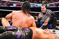 Ein Eingriff des verletzten CM Punk entscheidet den Hauptkampf bei WWE Clash at the Castle in Glasgow. Er enthüllt danach, dass sein Ring-Comeback unmittelbar bevorsteht.