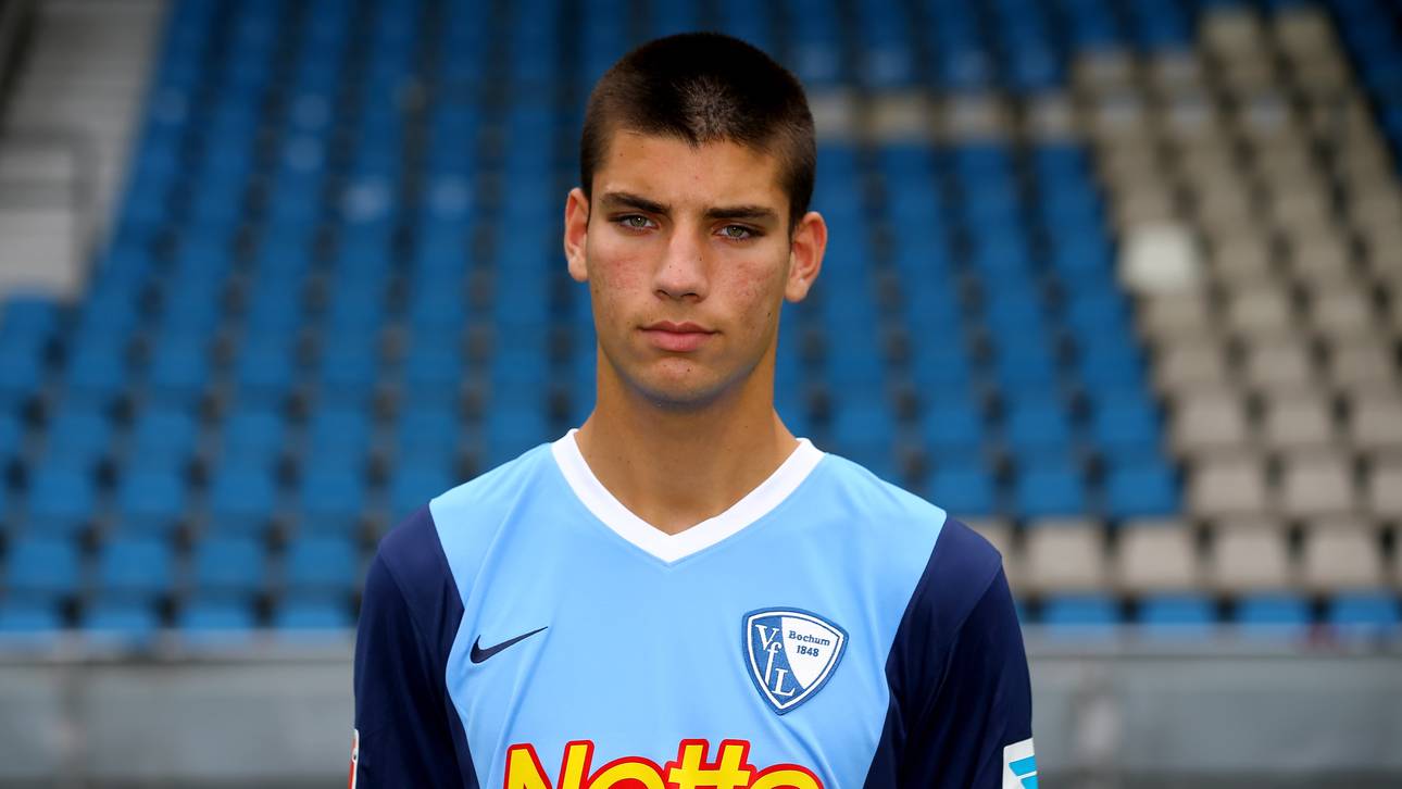 Kader erhält Profivertrag in Bochum