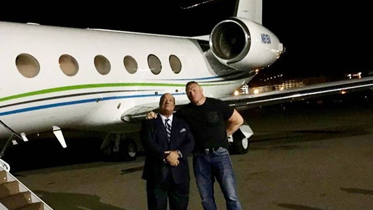 Was bekannt ist: Lesnar ist auch privat gut mit seinem "Advokaten" Paul Heyman befreundet, er ist Eishockey-Fan (Lieblingsteam: die Winnipeg Jets), passionierter Jäger, Mitglied der Waffenlobby-Organisation NRA und Anhänger der Republikanischen Partei