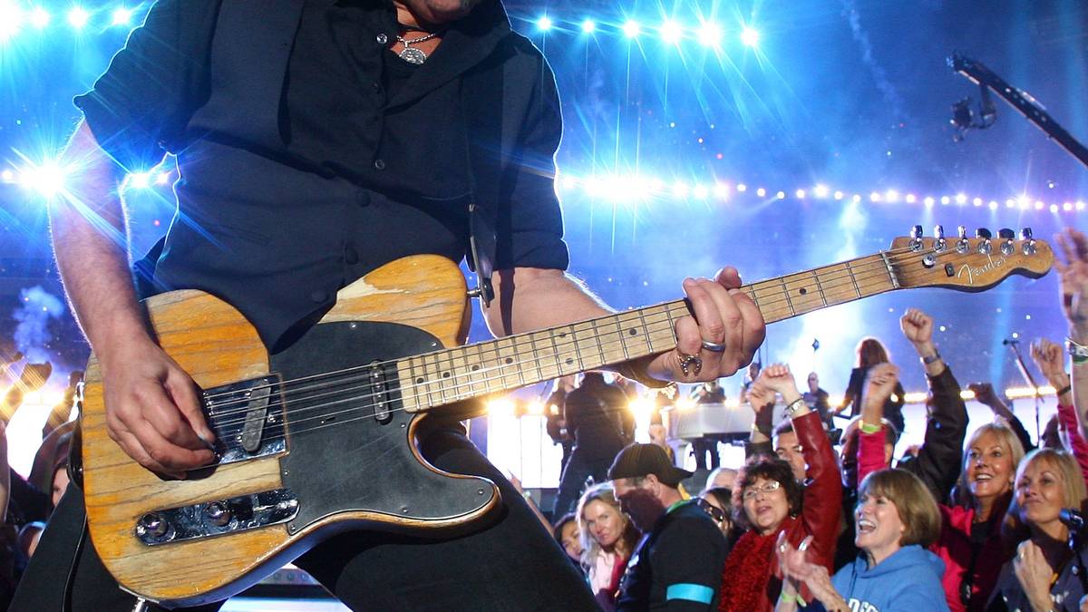 Im Jahr zuvor darf es kein Geringerer als der "Boss" sein: Bruce Springsteen hält das Publikum in der Halbzeit bei Laune