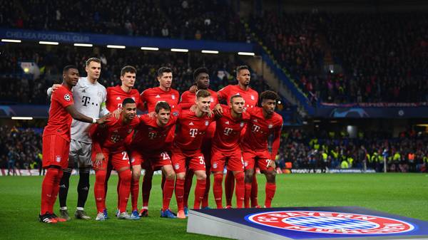 LONDON, ENGLAND - FEBRUARY 25: Bayern Munich line up prior to the UEFA Champions League round of 16 first leg match between Chelsea FC and FC Bayern Muenchen at Stamford Bridge on February 25, 2020 in London, United Kingdom. (Photo by Clive Mason/Getty Images)
