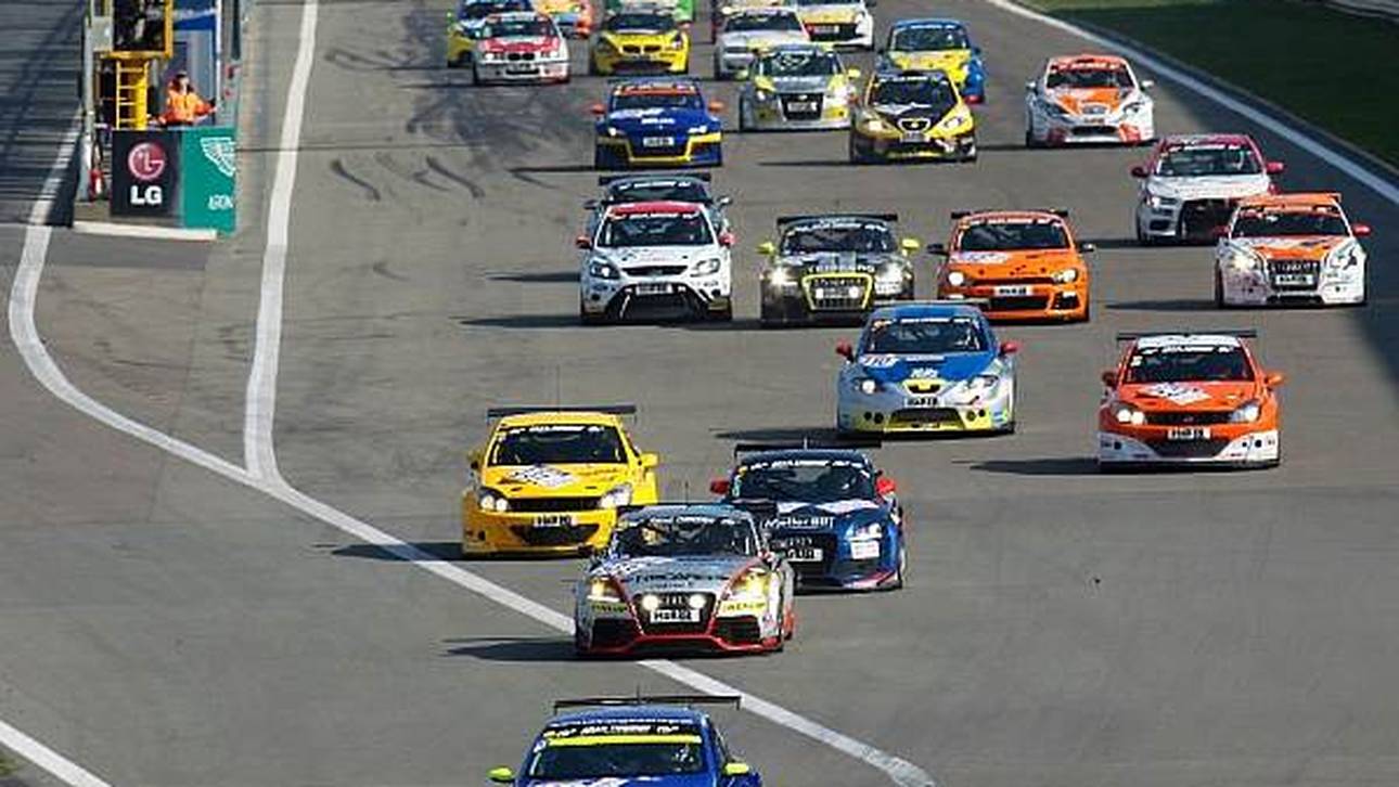 VLN präsentiert sich den Fans