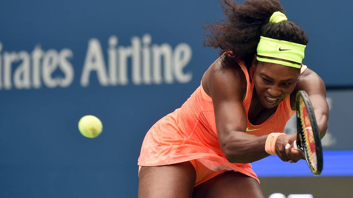 Es scheint, als ob Williams die Italienerin mit ihrem druckvollen Spiel schnell vom Platz schießen will. Satz eins geht klar an die Weltranglistenerste