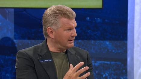 Im EM Doppelpass diskutieren die Experten, ob es richtig war, dass das Spiel Dänemark-Finnland nach Eriksens Zusammenbruch fortgesetzt wurde. Stefan Effenberg meint Ja. 