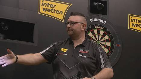 Bei dem German Darts Grand Prix besiegt Dragutin Horvat verdient mit 6:4 und zieht in die 2. Runde ein.