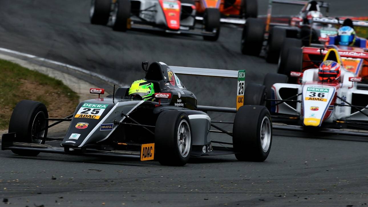 ADAC Formel 4: Hamburger Tramnitz Dritter in Zandvoort