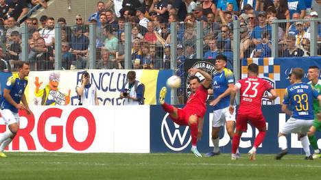 Hertha BSC feiert den ersten Pflichtspielsieg der Saison. Dank einer Turbo-Viertelstunde macht es die alte Dame in Jena deutlich.