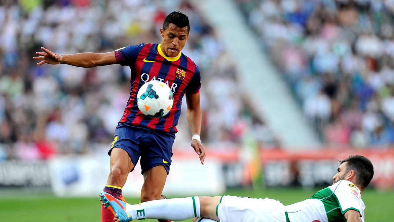 Alexis Sanchez (l.) im Trikot des FC Barcelona
