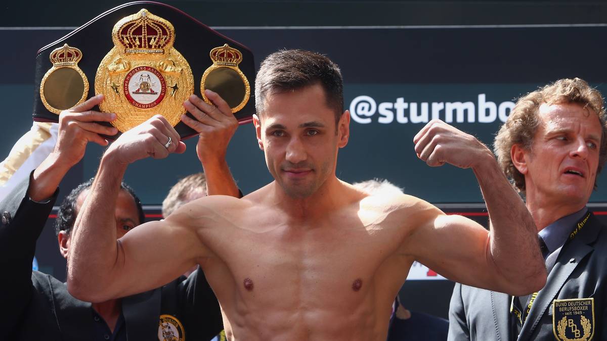 Erst im Rückkampf konnte er sich den Titel sichern. Dieser Erfolg wurde dann allerdings von der Doping-Affäre Sturms überschattet