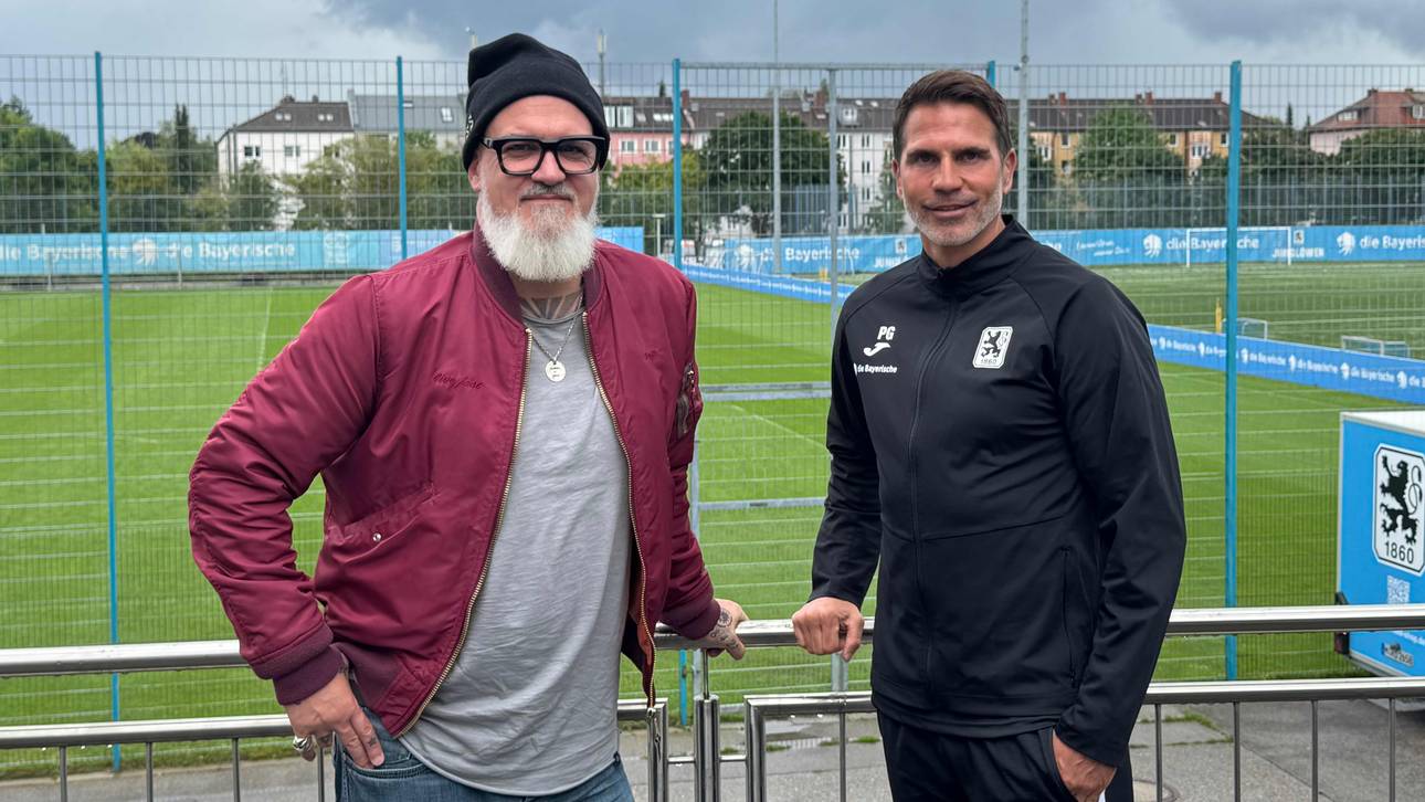 SPORT1-Reporter Reinhard Franke (l.) traf 1860-Trainer Patrick Glöckner zum Interview