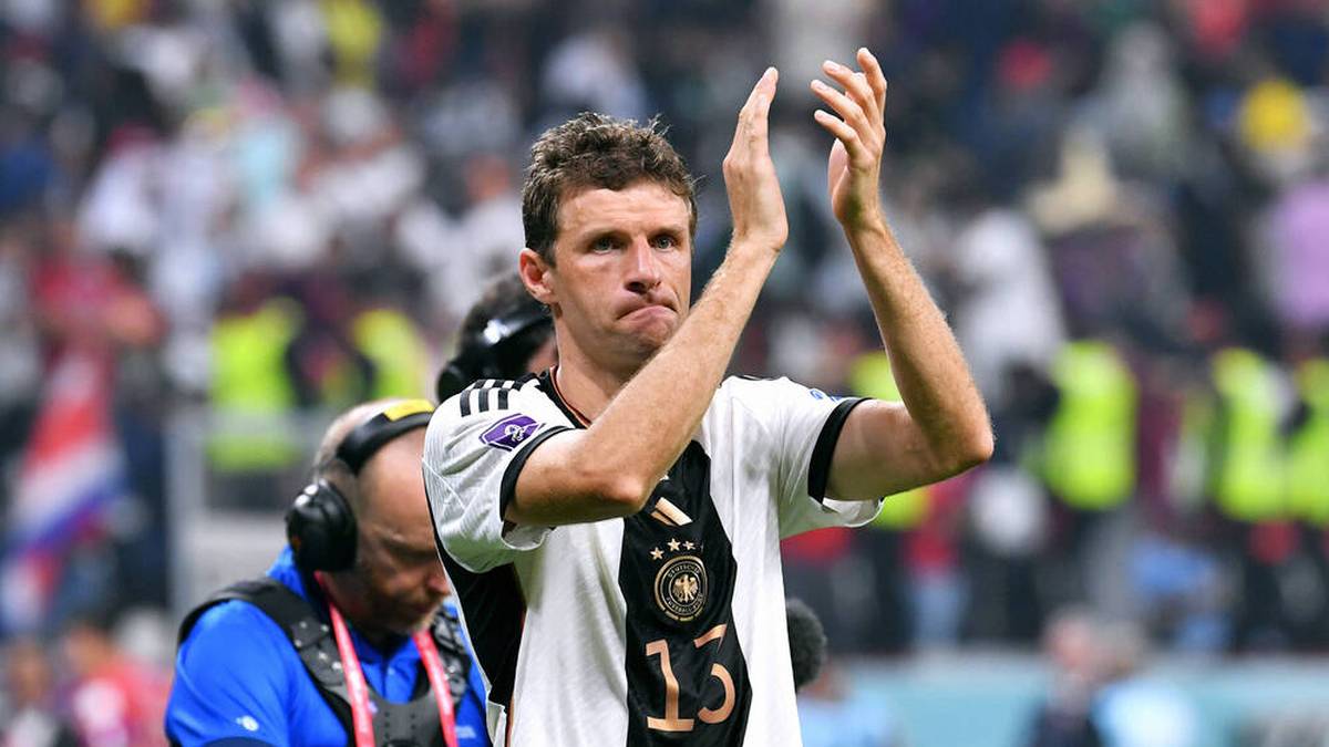 Thomas Müller verabschiedet sich enttäuscht von den Fans