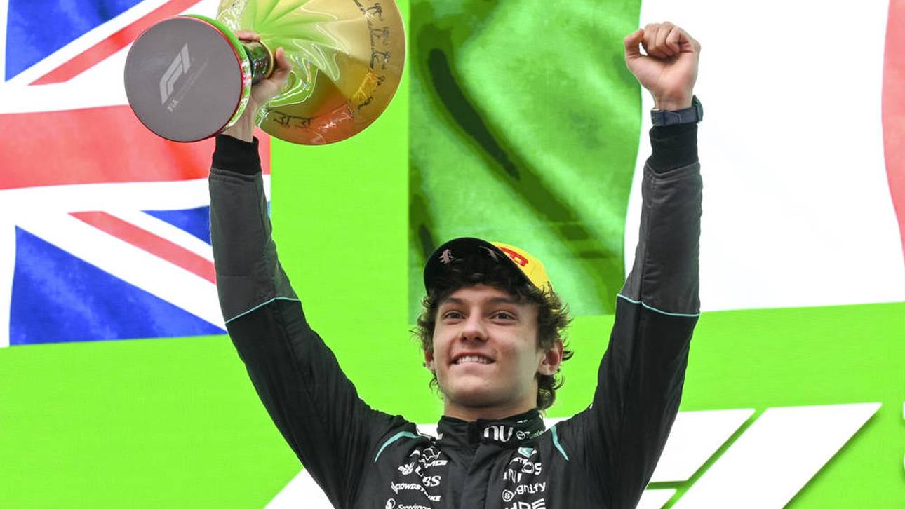 Kimi Antonelli bejubelt seinen Sieg in China