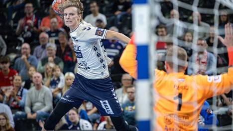 Thilo Knutzen (l.) spielt für die SG Flensburg-Handewitt 