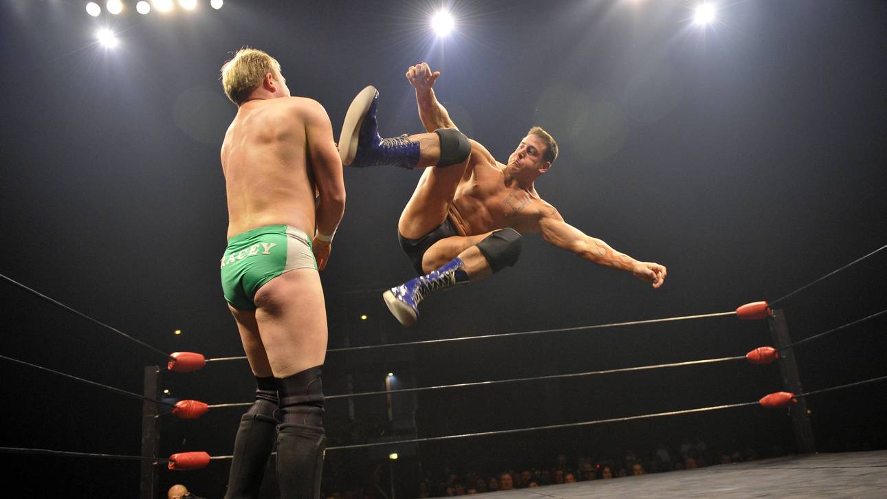 Rene Dupree (r.) trat bis 2007 für die WWE an