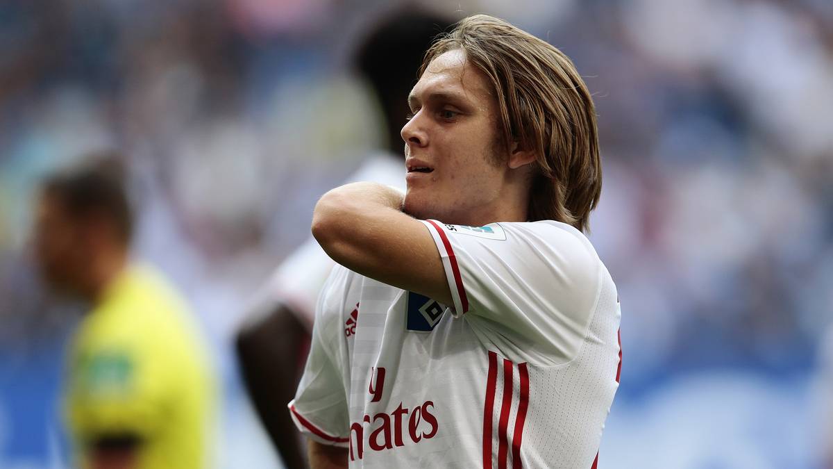 HAMBURGER SV / ALEN HALILOVIC: Gilt in jüngeren Jahren in seiner Heimat Kroatien als “Mini-Messi”. Fünf Millionen Euro überweist der HSV, damals noch Erstligist, an Barcelona. Kommt in Hamburg nicht über eine paar Kurzeinsätze hinaus und verlässt den Klub 2017 nach einem Jahr wieder 