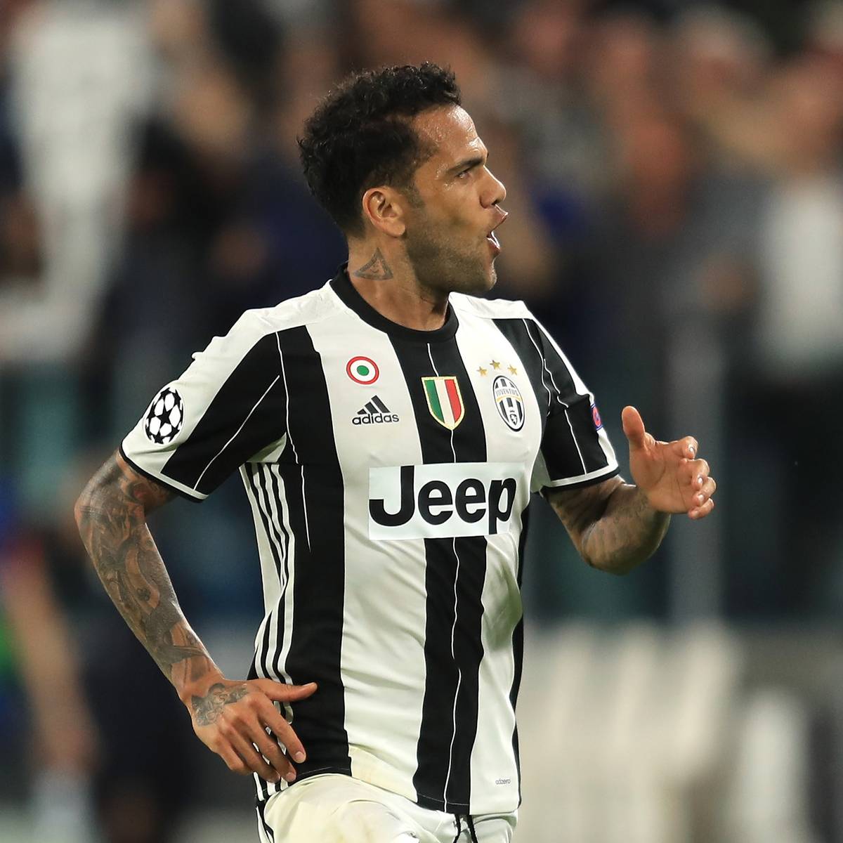 Transfermarkt Dani Alves Wechselt Von Juventus Zu Paris Saint Germain