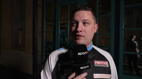 Chris Dobey spricht vor seinem Viertelfinale gegen Rob Cross bei der Darts-Weltmeisterschaft über seinen Gegner, den Ex-Weltmeister Michael Smith und seine Neujahrsvorsätze.
