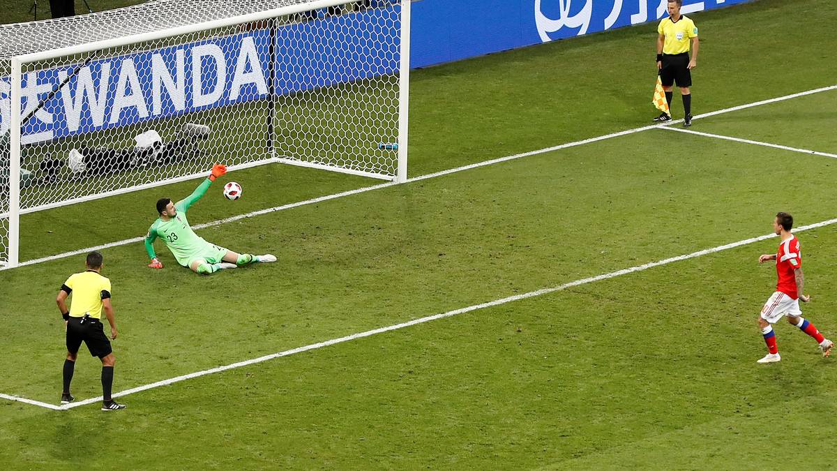 Sinnbildlich für die Strapazen steht Elfer-Held Danijel Subasic, der sich trotz Oberschenkelverletzung ins Nervenspiel schleppte. Geht jetzt die Puste aus? "Natürlich haben wir noch Kraft für die Engländer. Es wird wieder eine Schlacht, aber ich glaube an uns", sagt Trainer Zlatko Dalic