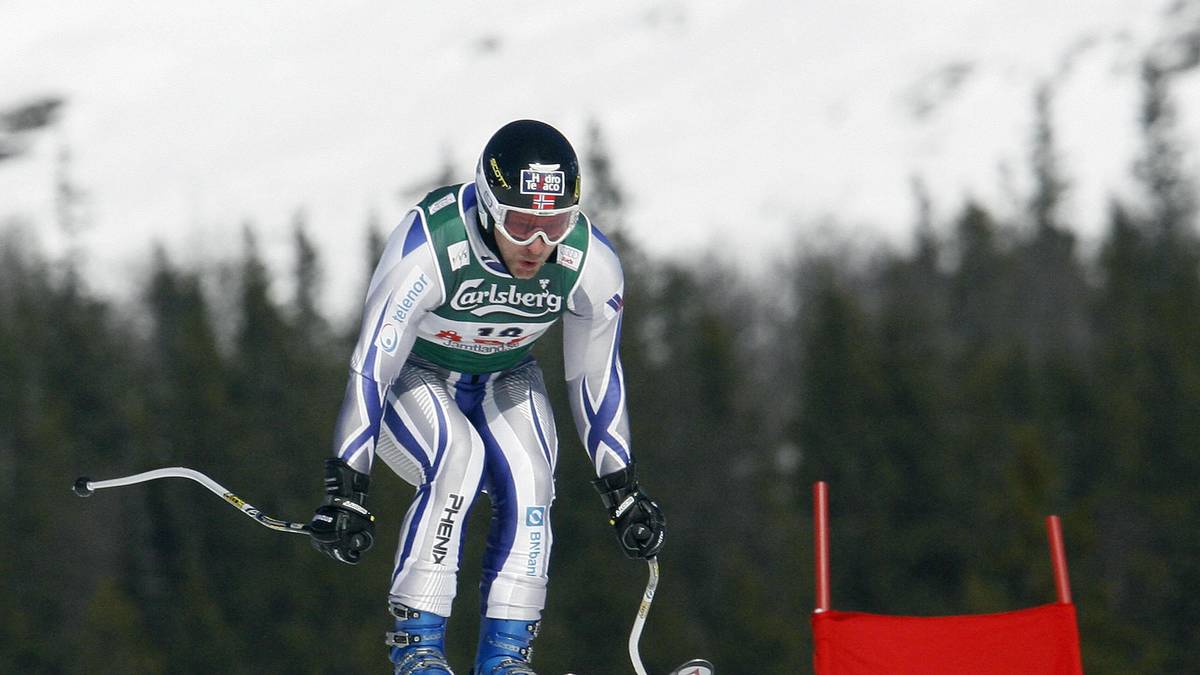 Mit drei weiteren Goldmedaillen (Salt Lake City, 2002/Kombination, Super-G, Turin, 2006/Super-G) und je zwei Silber- und Bronzemedaillen ist er der erfolgreichste Skirennläufer bei Olympia. Dazu gehört er in den erlauchten Kreis der Athleten, der seine 21 Weltcupsiege in allen Disziplinen feiern konnte