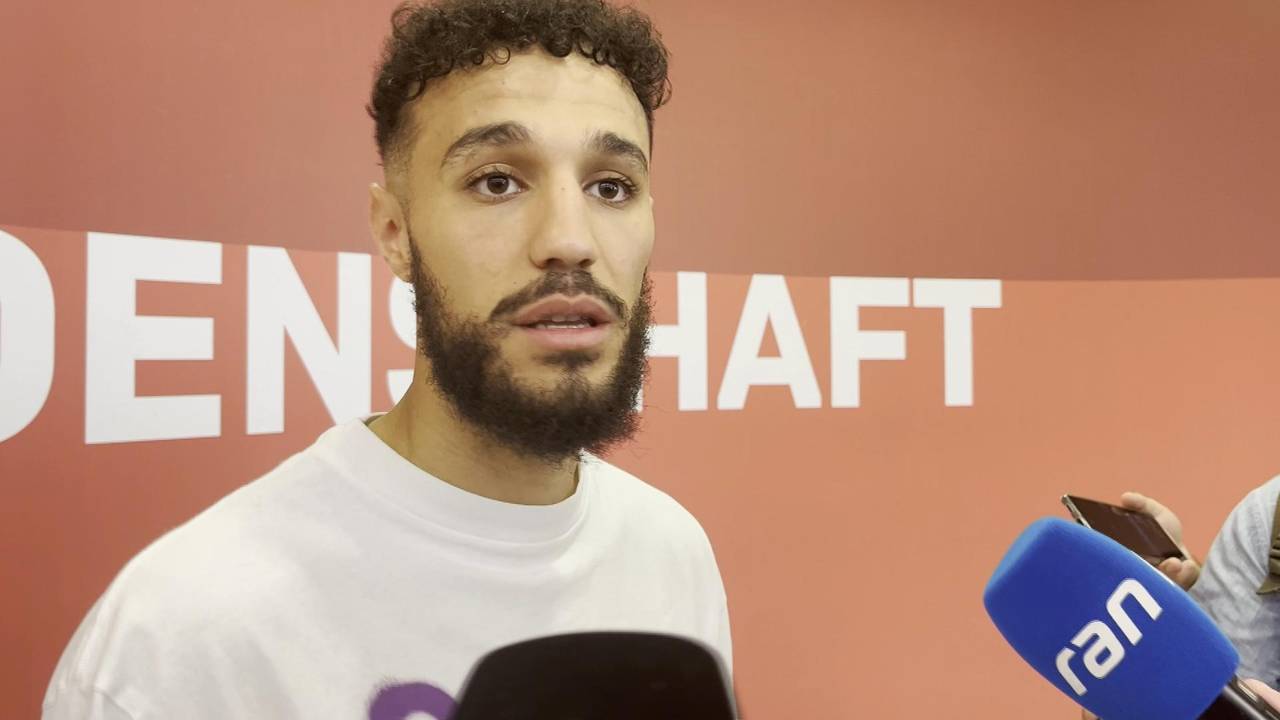 FC Bayern: Noussair Mazraoui räumt Abgangs-Gerüchte aus dem Weg