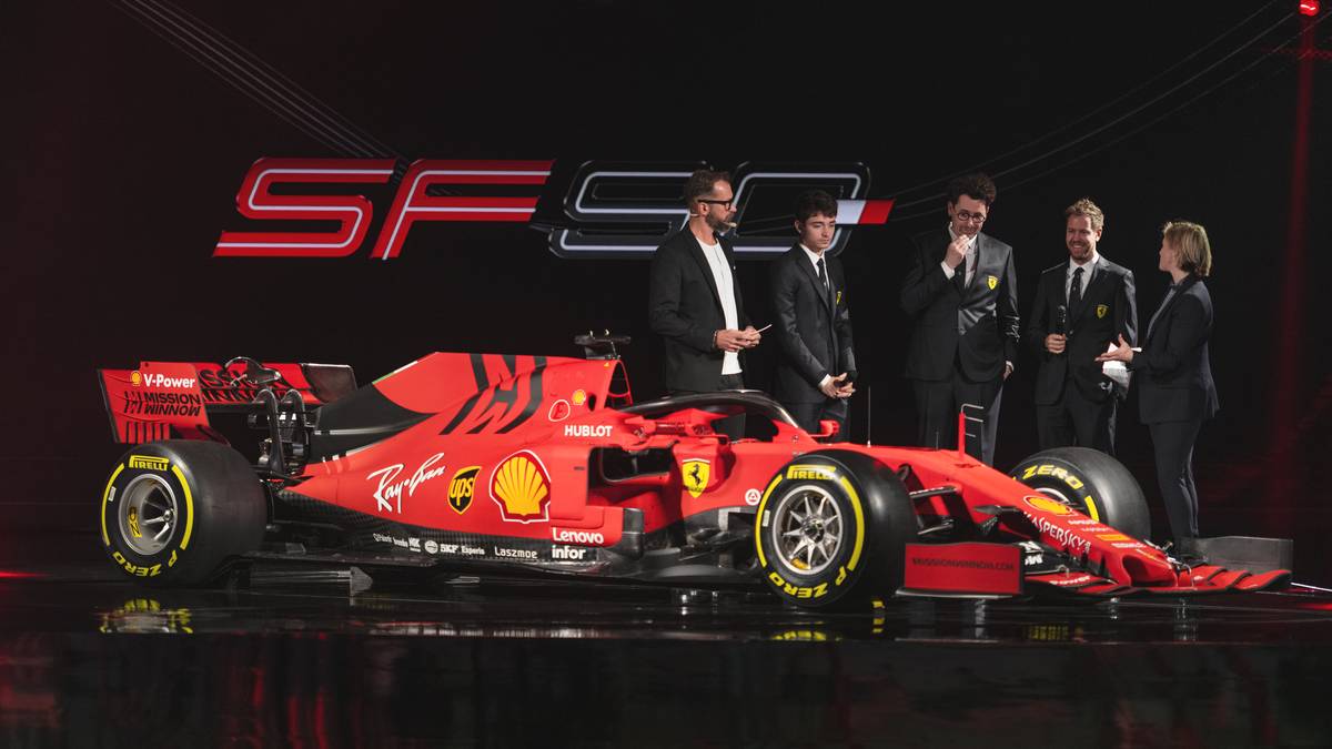 FERRARI: Das Warten hat für die Fans von Ferrari ein Ende. In Maranello hat die Scuderia den Flitzer für die neue Saison vorgestellt. Der SF90, angelehnt an das 90-jährige Firmenjubiläum, überzeugt mit einer matten Lack-Optik