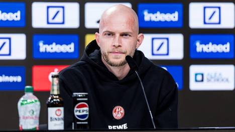 René Wagner bestreitet im Auswärtsspiel bei Eintracht Frankfurt sein erstes Spiel als verantwortlicher Coach an der Seitenlinie des 1. FC Köln. Anschließend verrät er, wie er die turbulente Partie erlebt hat.