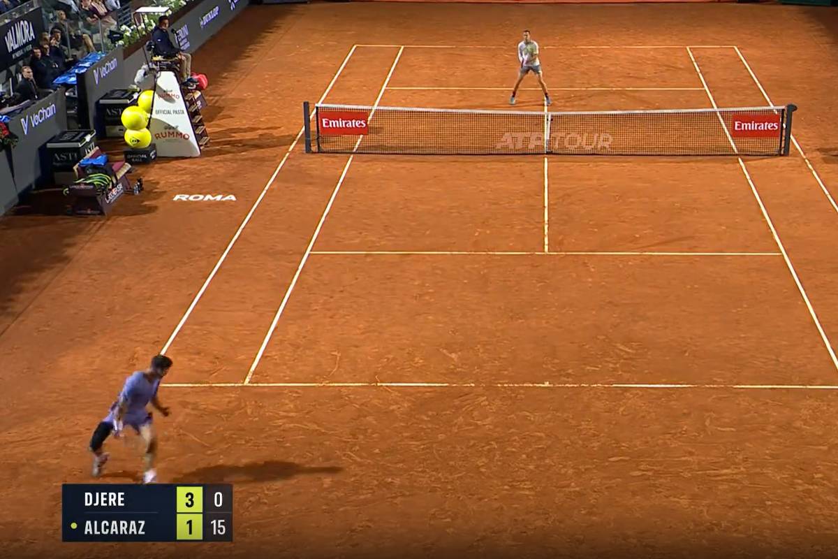 Im Sechzehntelfinale der Internazionali BNL d'Italia trifft Carlos Alcaraz auf Laslo Djere. Während der Weltranglistendritte seinen Rhythmus sucht, macht der Serbe es ihm schwer, die nächste Turnierrunde zu erreichen.