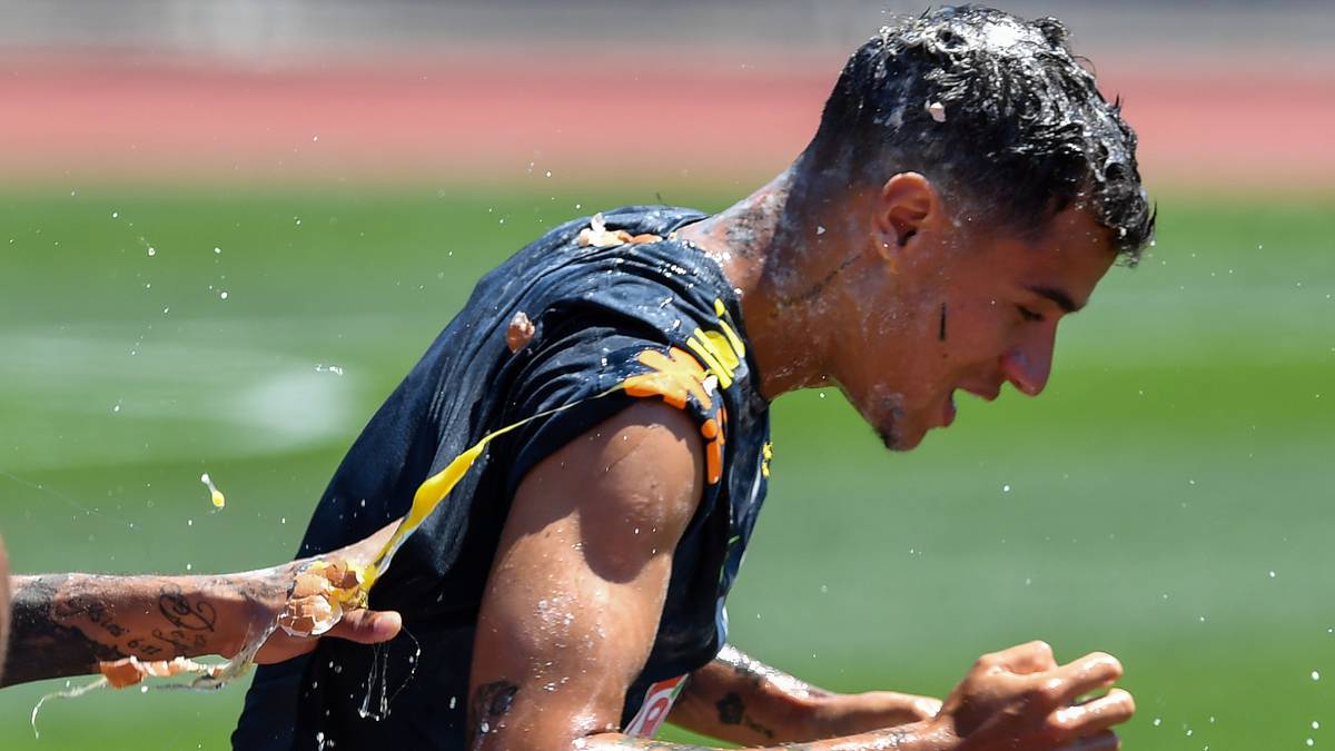 Sobald es ihm möglich ist, ergreift er die Flucht