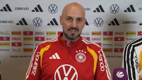 Lennart Karl erzielte bei seinem U21-Debüt gegen Malta umgehend einen Doppelpack. Bundestrainer Antonio di Salvo lobt das Bayern-Juwel - und forderte doch noch mehr Tore. 