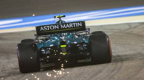 Beim Debüt im Aston Martin startet Vettel von Platz 20