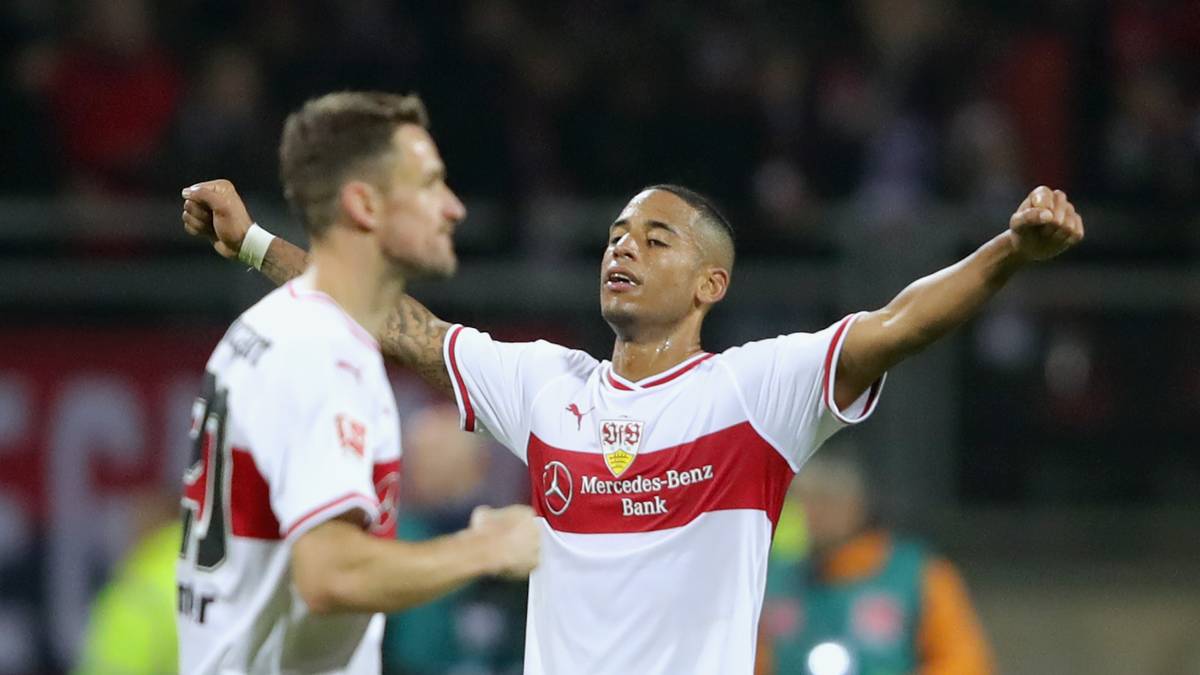 DENNIS AOGO: Der 32 Jahre alte gebürtige Karlsruher kam diese Saison bislang wettbewerbsübergreifend auf nur 12 Einsätze. Sein aktueller Kontrakt läuft im Juni 2019 aus