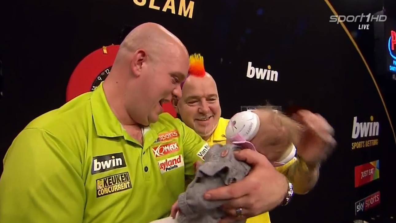 Peter Wright zaubert Michael van Gerwens Tochter einen Irokesenschnitt