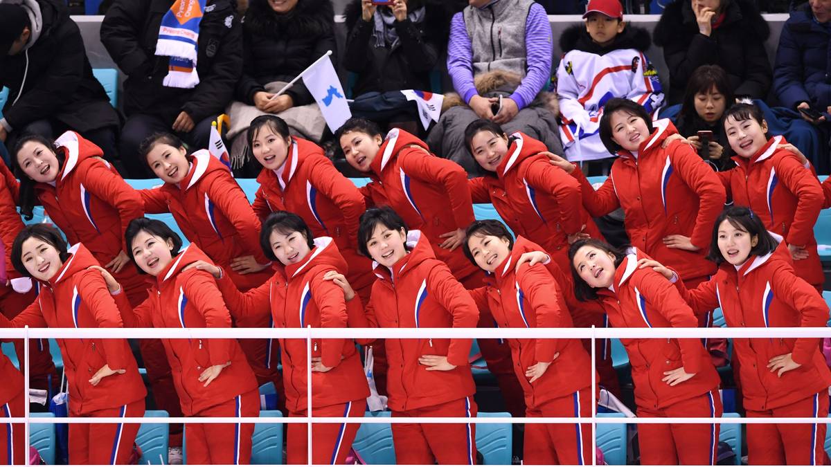 Aber klar, gilt es doch ein vereinigtes koreanisches Frauenteam anzufeuern