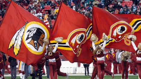 Verschwinden die Indianer-Köpfe bald aus dem Logo der Redskins?