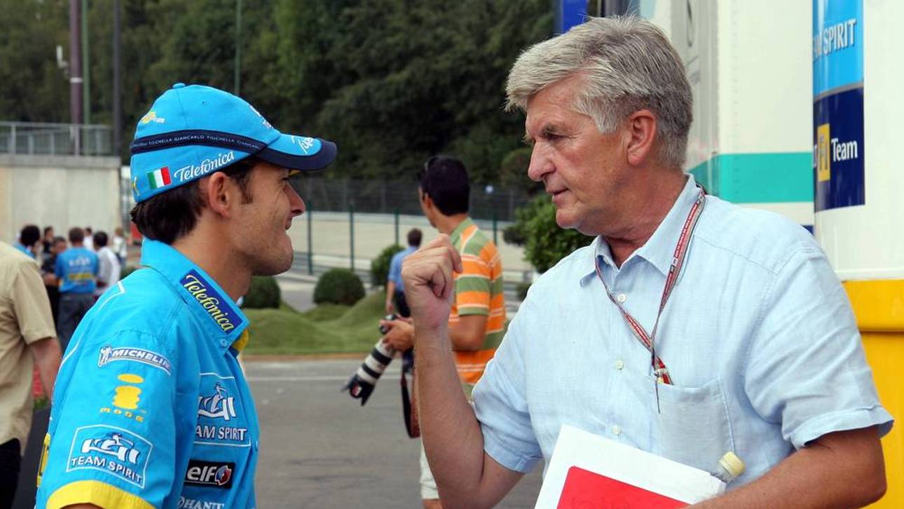 Roger Benoit (rechts, 2005) unterhält sich mit Ex-Renault-Pilot Giancarlo Fisichella