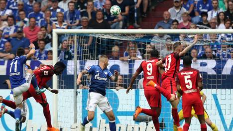 FC Schalke 04 v Eintracht Frankfurt - Bundesliga