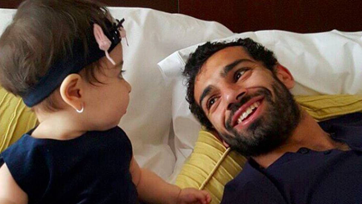 Fotos wie diese sind eine Seltenheit. Anders als Ronaldo ist Salah kaum in den Sozialen Netzwerken aktiv. Auch von seiner Ehefrau Maggi gibt es wenige Fotos