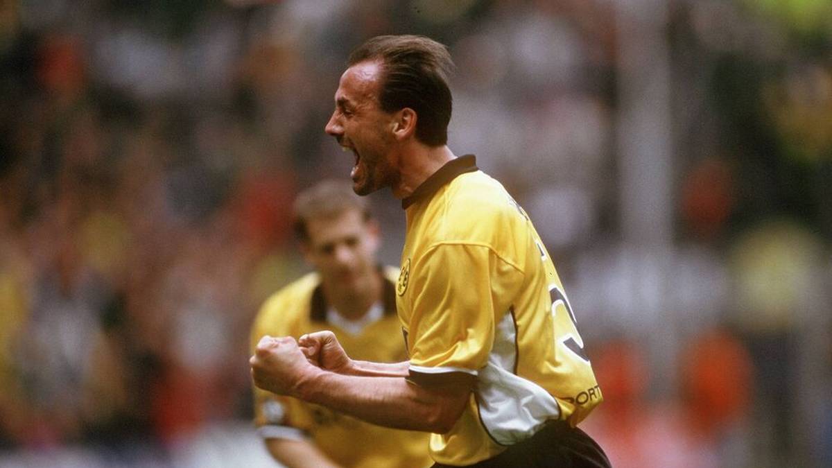 Jürgen Kohler beim Torjubel für den BVB
