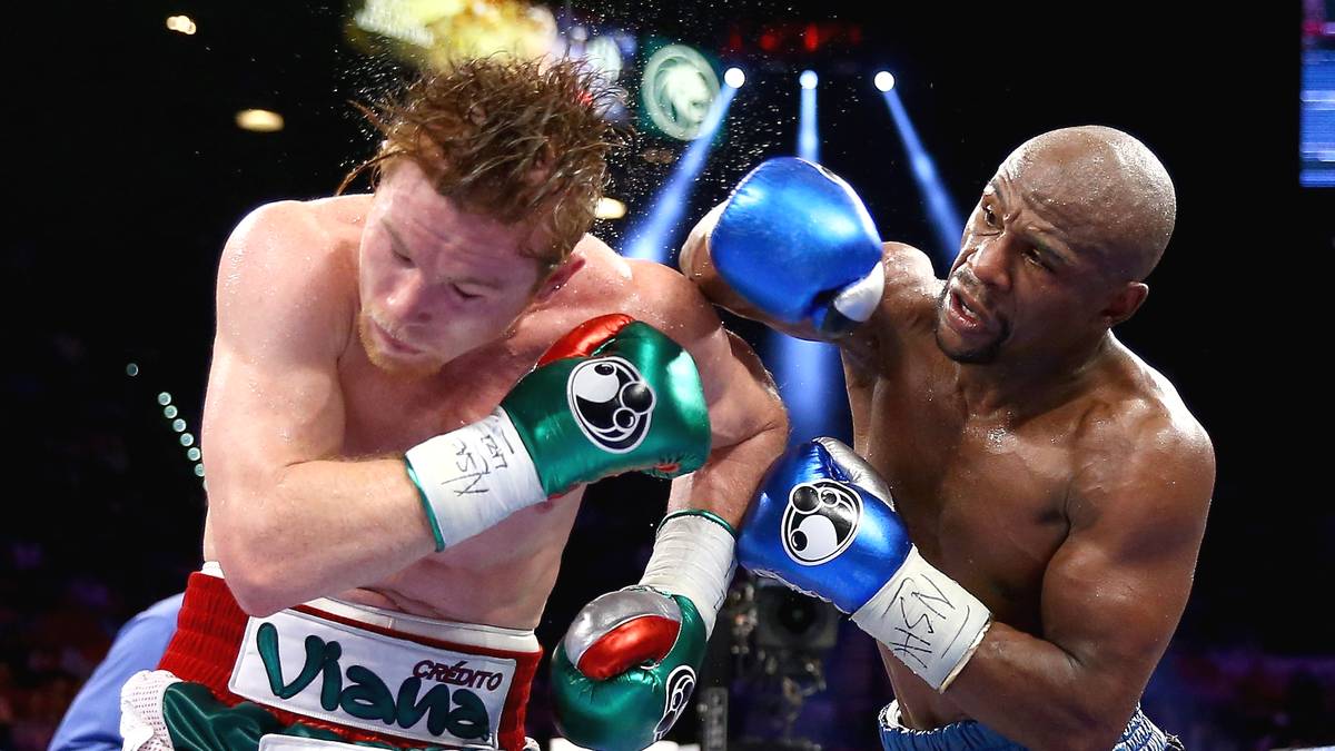 Platz 2: Floyd Mayweather - 41,5 Mio (gegen Saul Alvarez, September 2013). Mit der Börse gegen Saul Alvarez erobert "Money" 2013 den Thron. Den Fight dominiert Mayweather, siegt klar nach Punkten - und regt sich dennoch auf, weil einer der drei Punktrichter tatsächlich ein Unentschieden gesehen hat