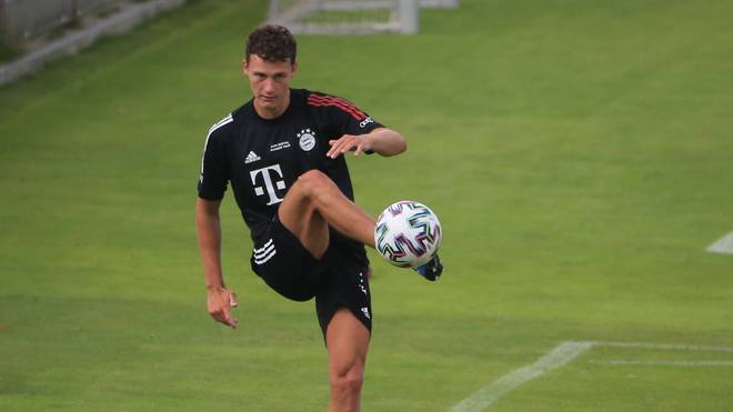 Benjamin Pavard é definido como lateral-direito do Bayern
